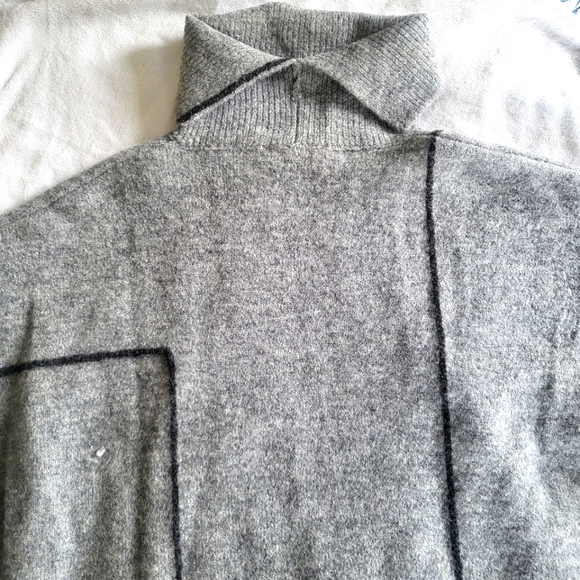 SOLD Bundle of 2 ZARA Knit Sweaters with Piping - M - Picture 3 of 8